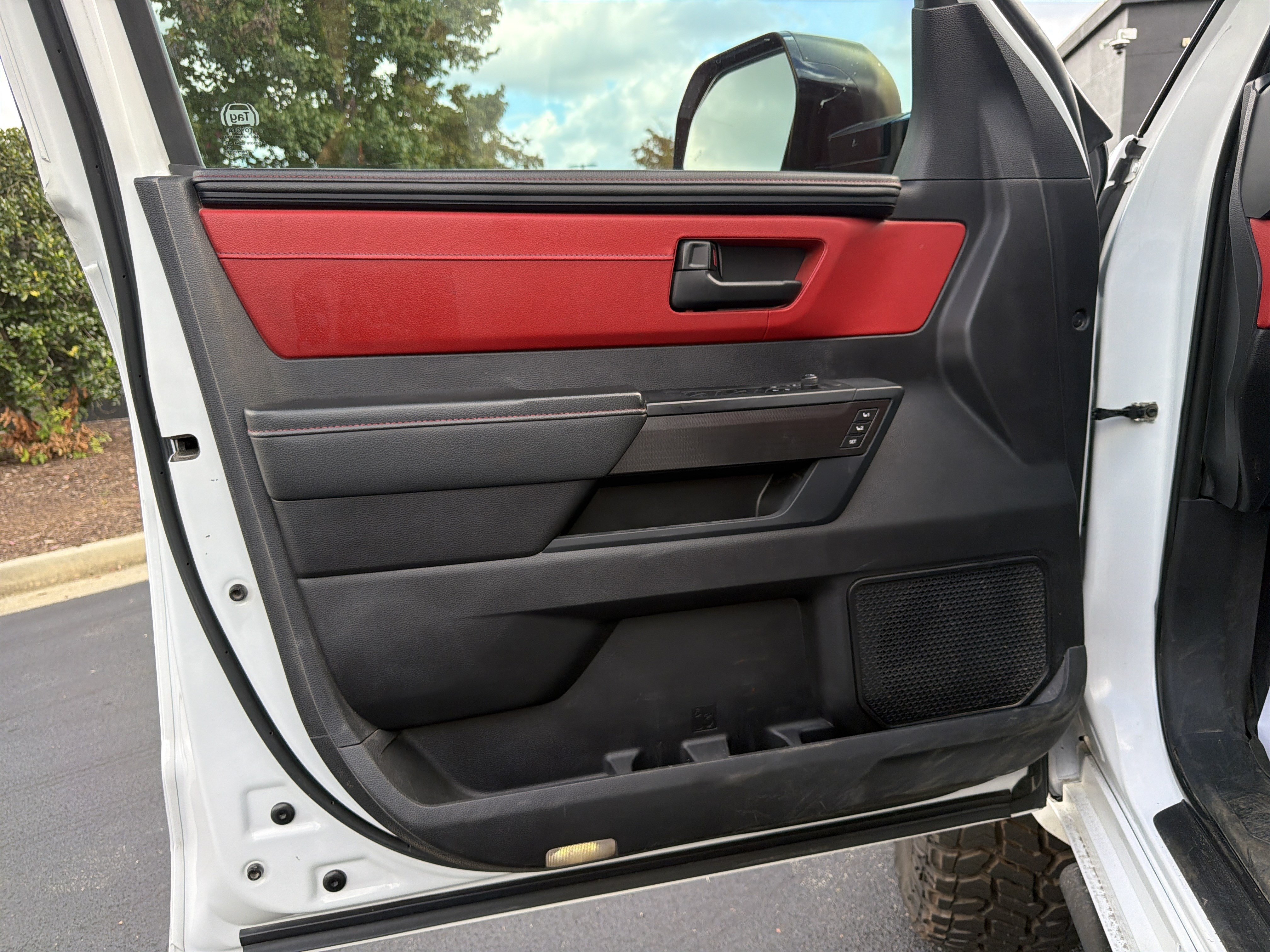 Used 2022 Toyota Tundra TRD Pro AWD/4WD image 15
