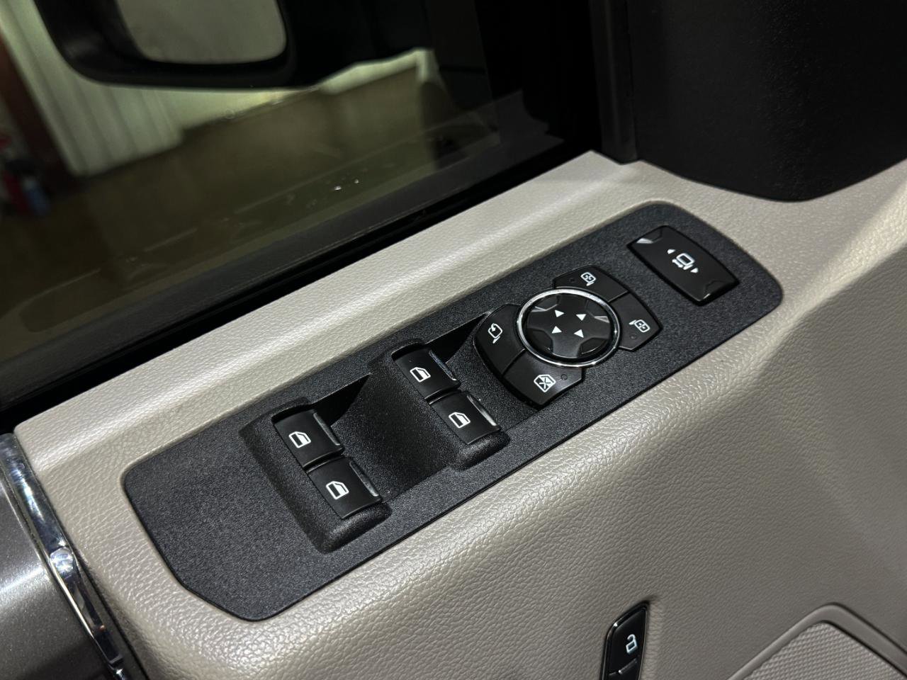 Used 2018 Ford F350 XLT w/ XLT Premium Package AWD/4WD image 9