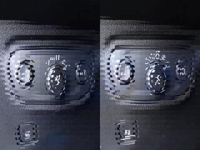 Used 2024 GMC Terrain SLT image 18