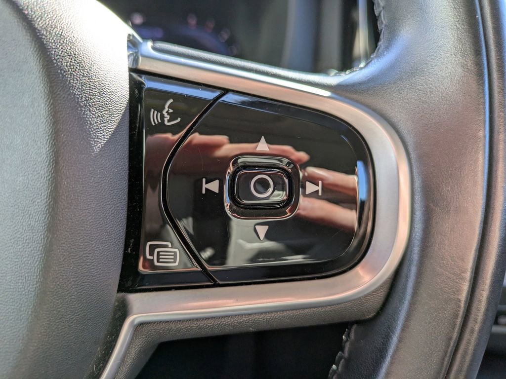 Certified 2022 Volvo XC60 B5 Inscription w/ Advanced Package image 27