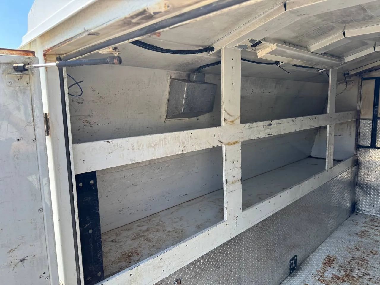 Used 2008 Ford F550 2WD Regular Cab Super Duty image 11