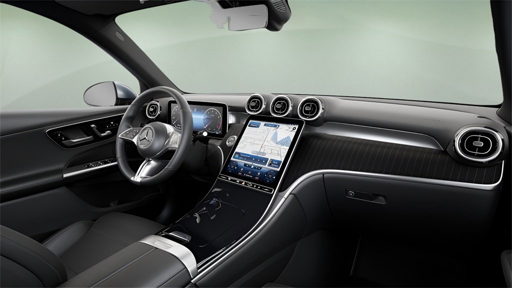 Used 2025 Mercedes-Benz GLC 300 4MATIC image 41