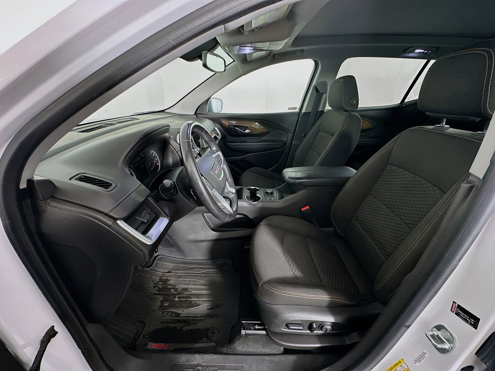 Used 2018 GMC Terrain SLE w/ Driver Convenience Package image 13