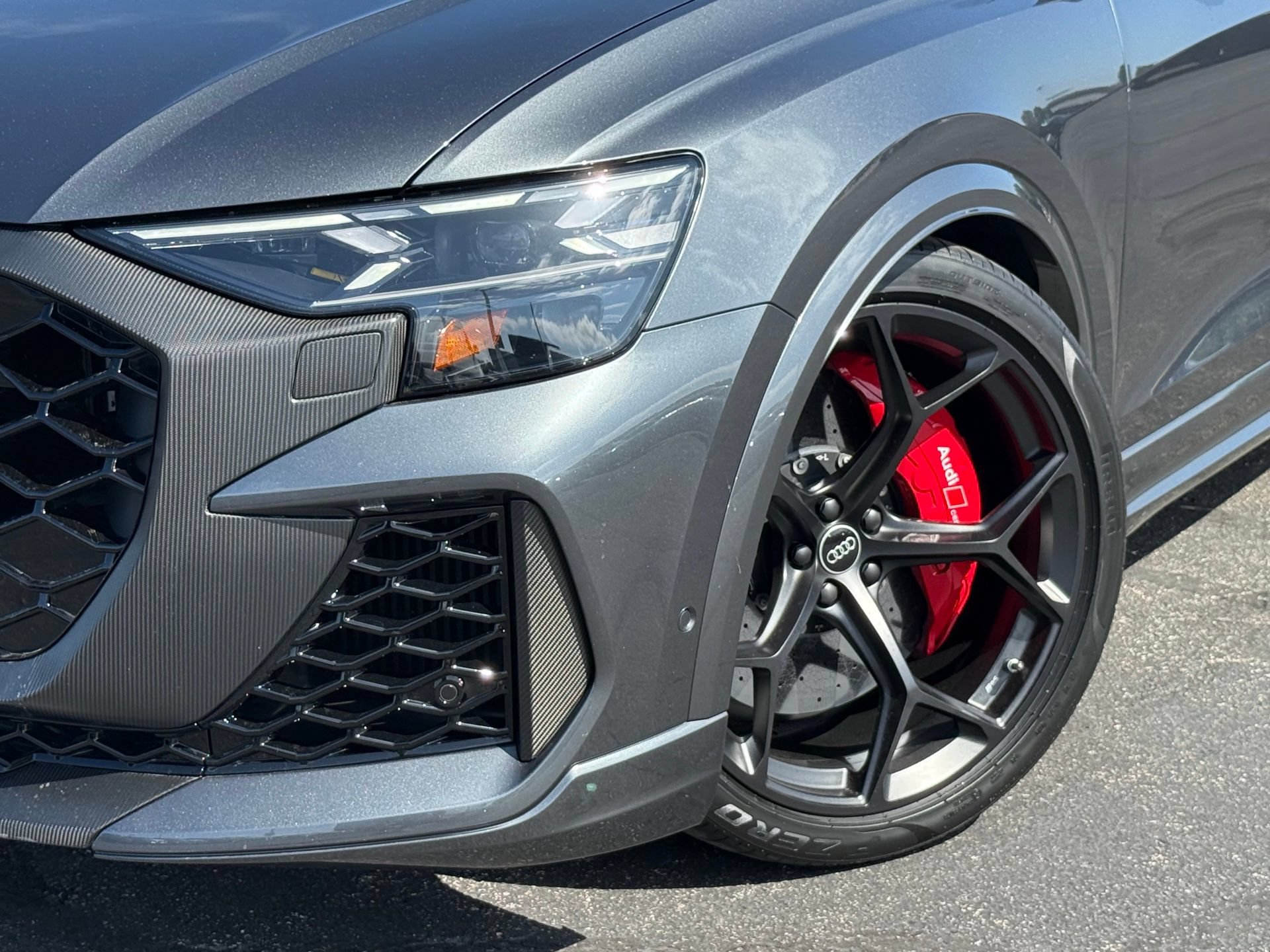 Used 2025 Audi RS Q8 performance AWD/4WD image 3