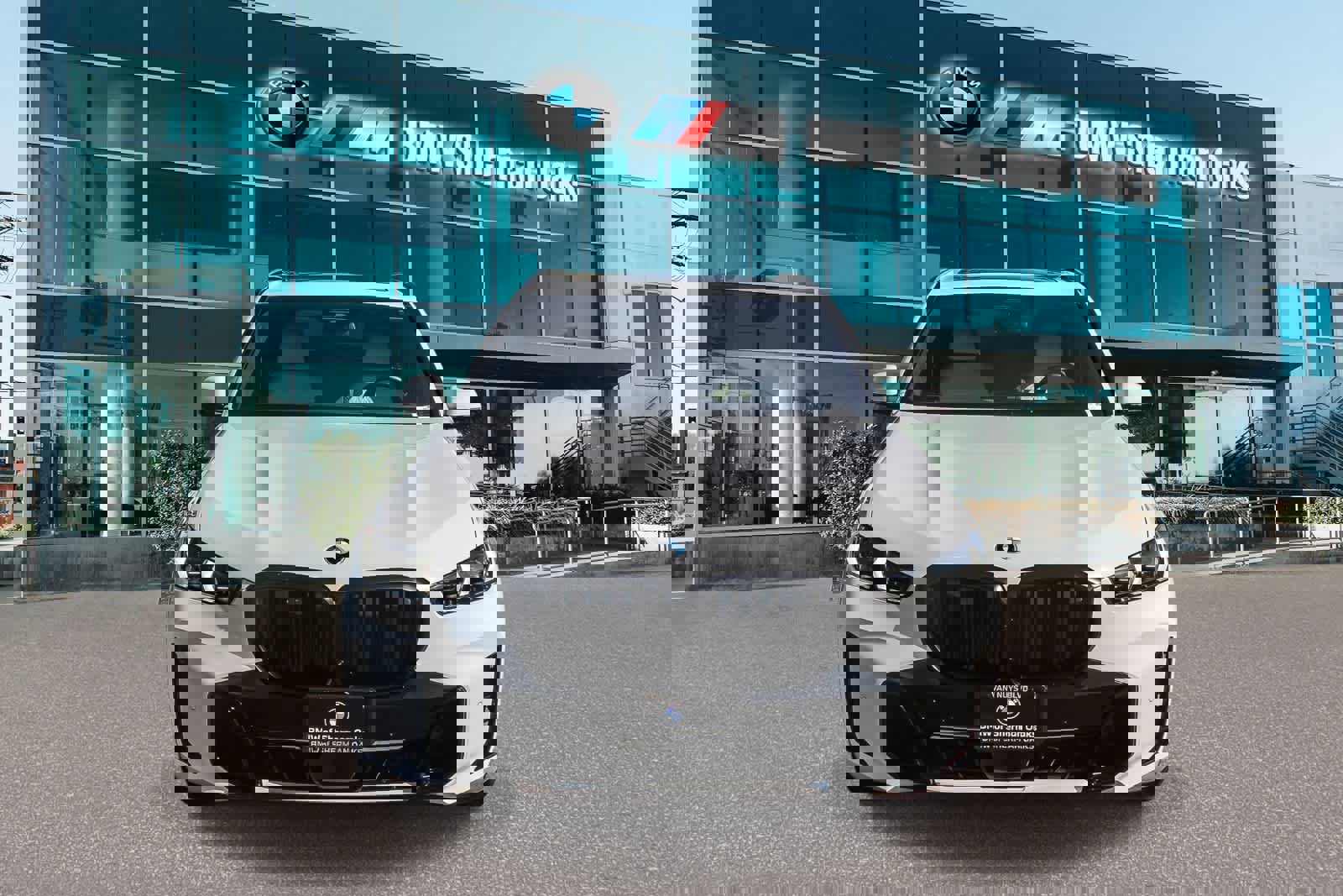 Used 2026 BMW X5 sDrive40i w/ M Sport Package RWD image 2