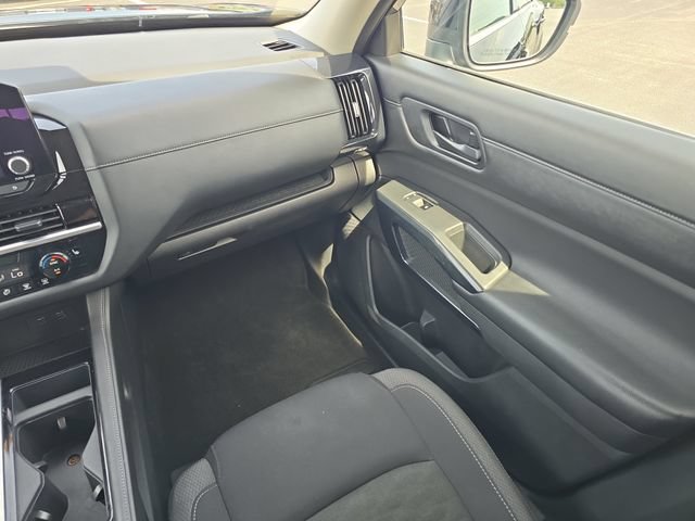 Certified 2024 Nissan Pathfinder SV AWD/4WD image 11