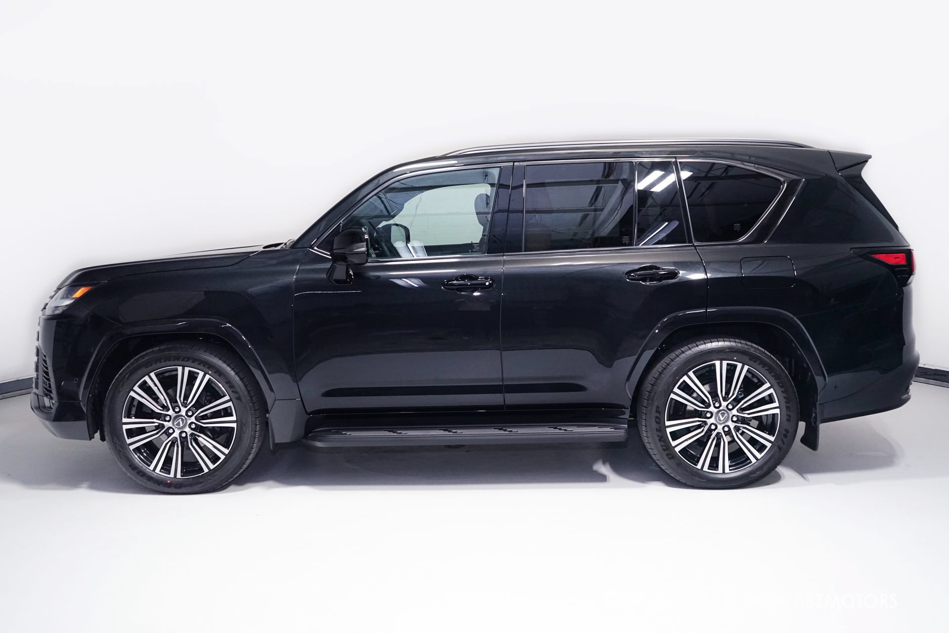 Used 2026 Lexus LX 600 4WD w/ Appearance Package image 4
