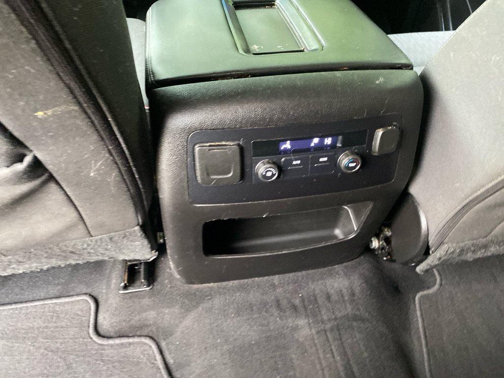 Used 2019 GMC Yukon XL SLE AWD/4WD image 18