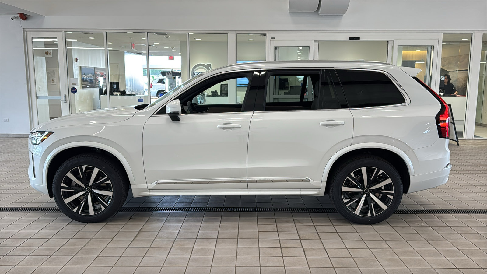 New 2026 Volvo XC90 B5 Core w/ Protection Package AWD/4WD image 8