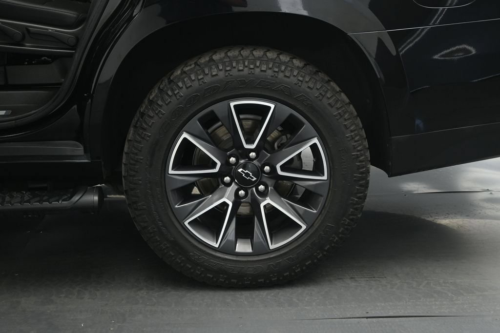 Used 2021 Chevrolet Tahoe Z71 w/ Z71 Off-Road Package AWD/4WD image 22