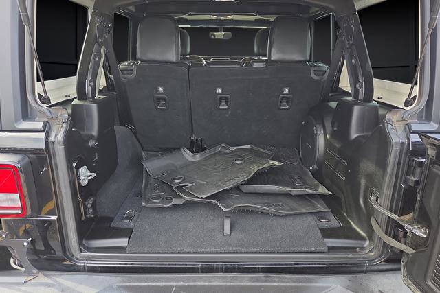Used 2022 Jeep Wrangler Unlimited Willys image 14