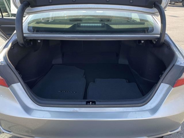 Used 2022 Toyota Camry SE image 9