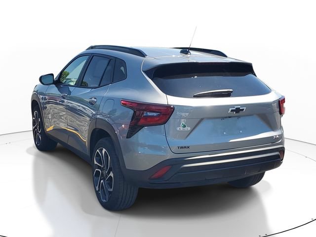 Certified 2025 Chevrolet Trax RS w/ Driver Confidence Package FWD image 3