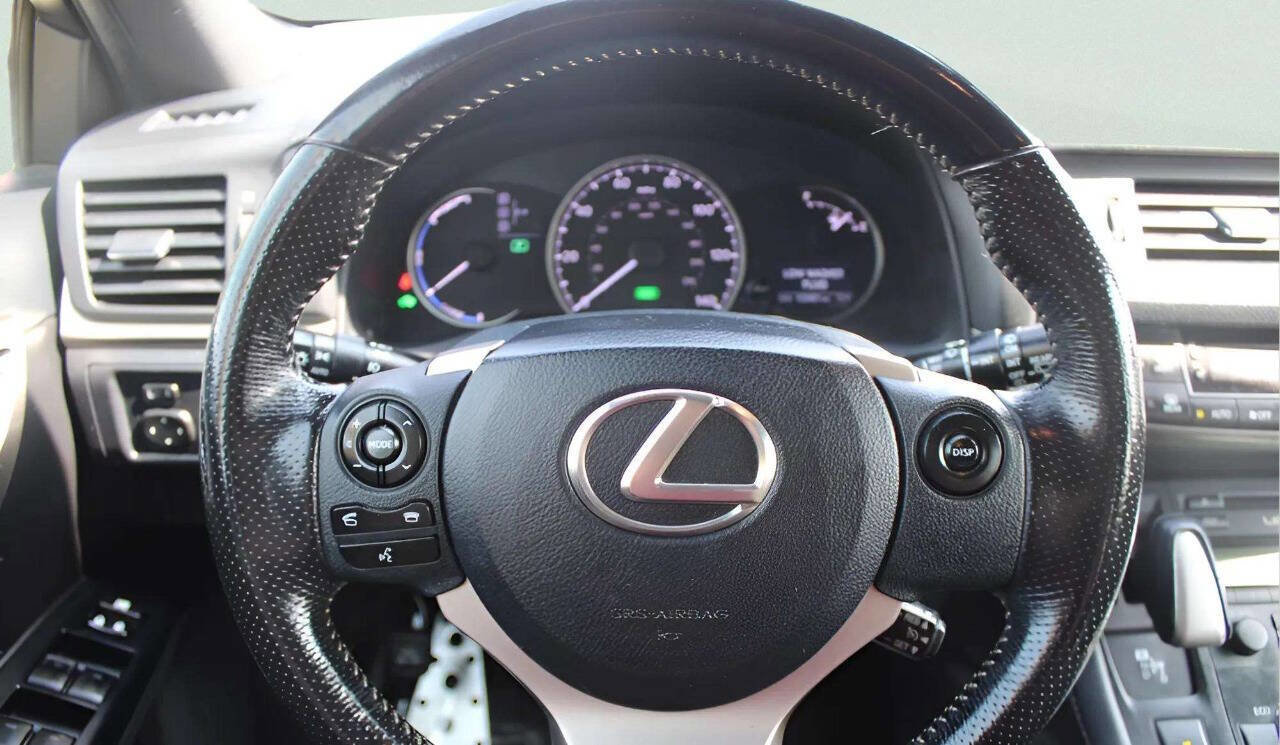 Used 2017 Lexus CT 200h image 22