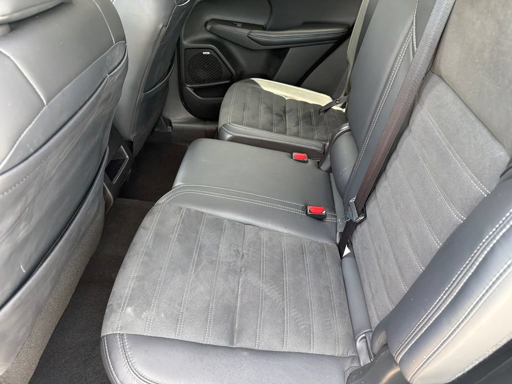 Used 2025 Mitsubishi Outlander SE FWD image 20