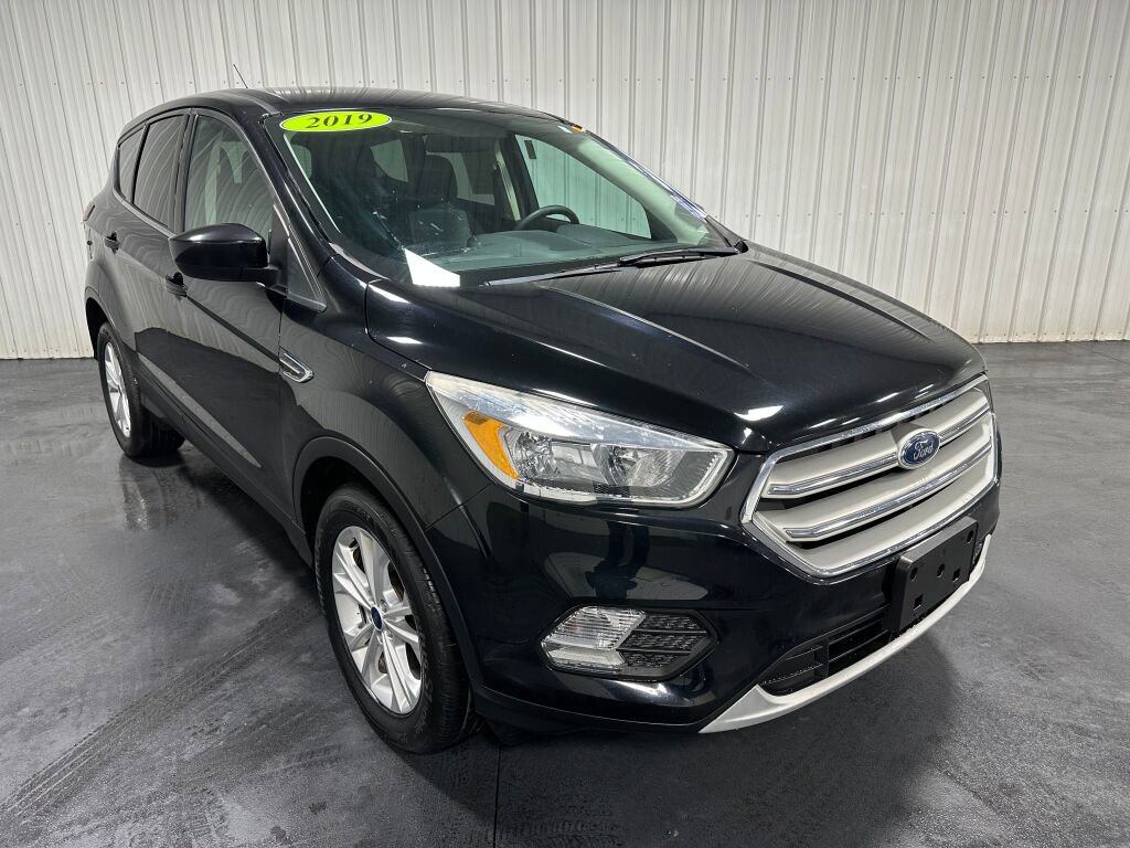 Used 2019 Ford Escape SE image 2