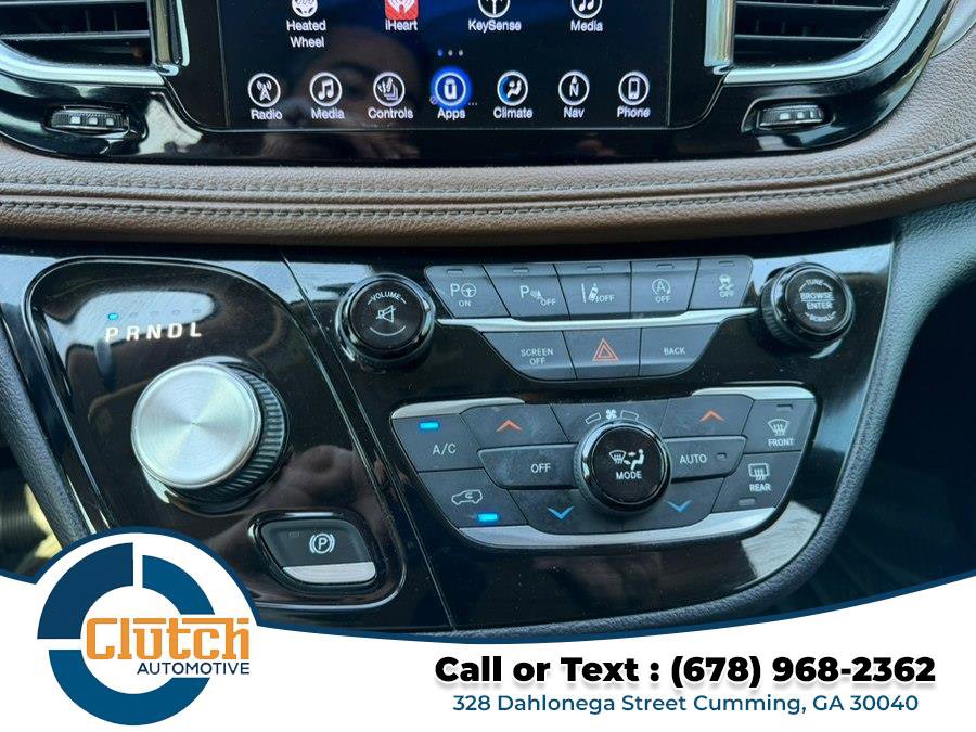 Used 2017 Chrysler Pacifica Limited w/ UConnect Theater Package image 27