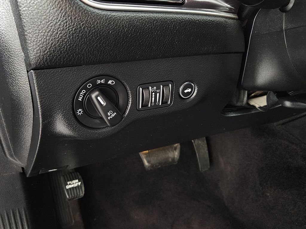 Used 2016 Dodge Challenger R/T RWD image 25