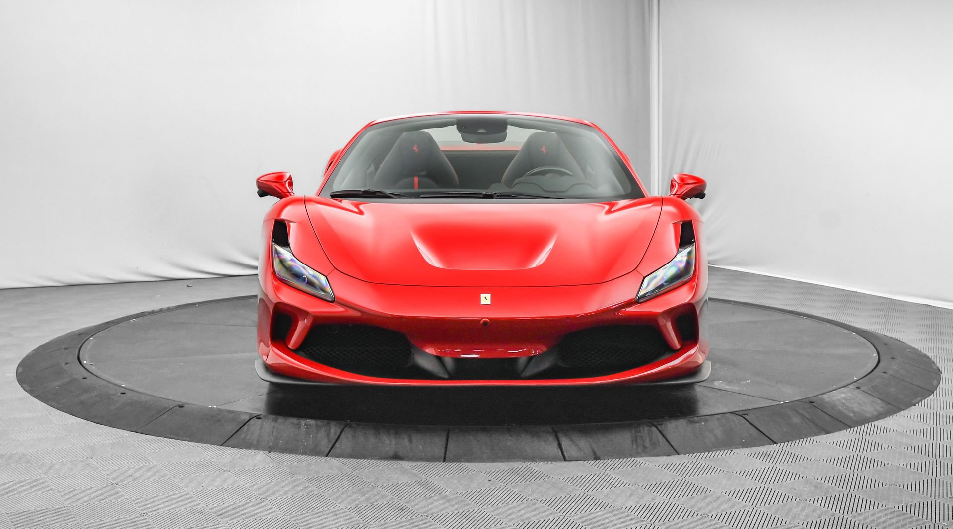 Used 2021 Ferrari F8 Tributo image 3