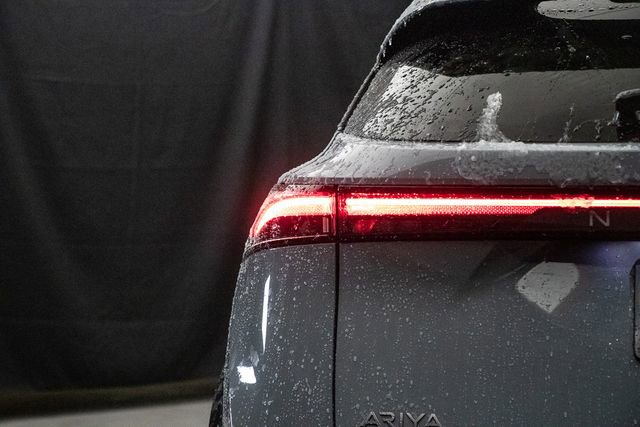 Used 2025 Nissan Ariya AWD image 12