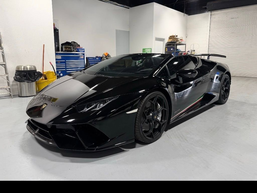 Used 2018 Lamborghini Huracan Performante image 17