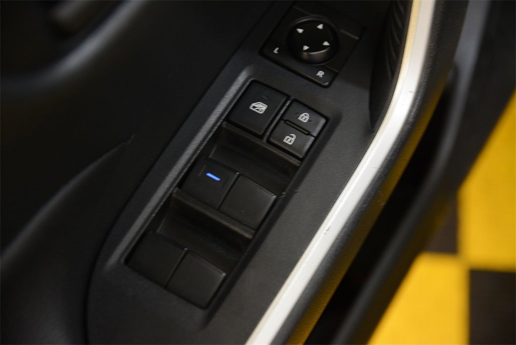 Used 2022 Toyota RAV4 LE image 12