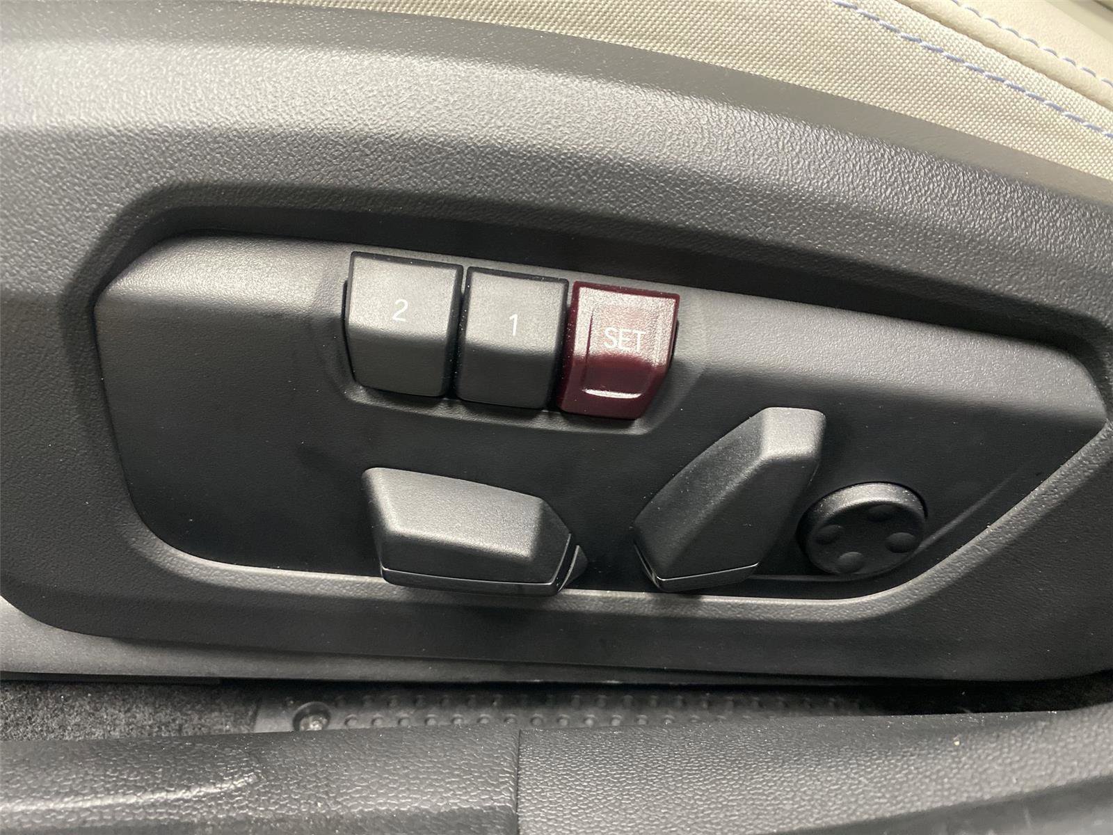 Certified 2025 MINI Cooper S FWD image 18