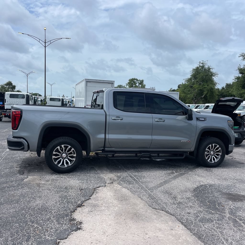 Used 2023 GMC Sierra 1500 AT4 w/ Technology Package AWD/4WD image 10