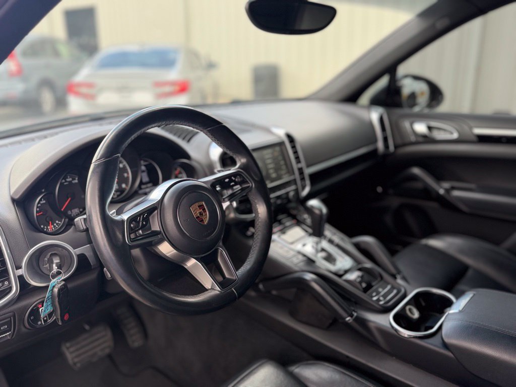 Used 2016 Porsche Cayenne AWD/4WD image 15