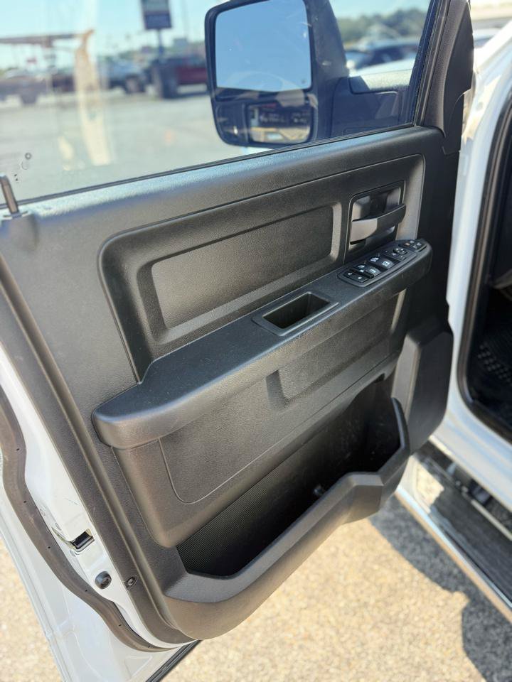 Used 2023 RAM 3500 Tradesman w/ Chrome Appearance Group AWD/4WD image 11