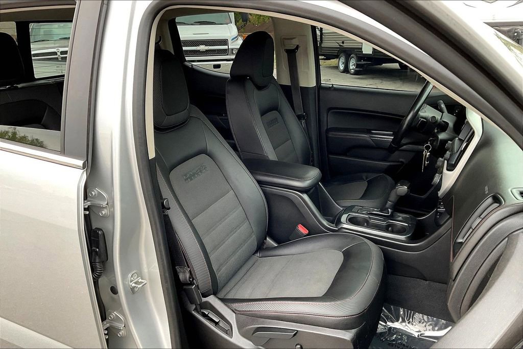 Used 2017 GMC Canyon SLE w/ All Terrain Package image 7