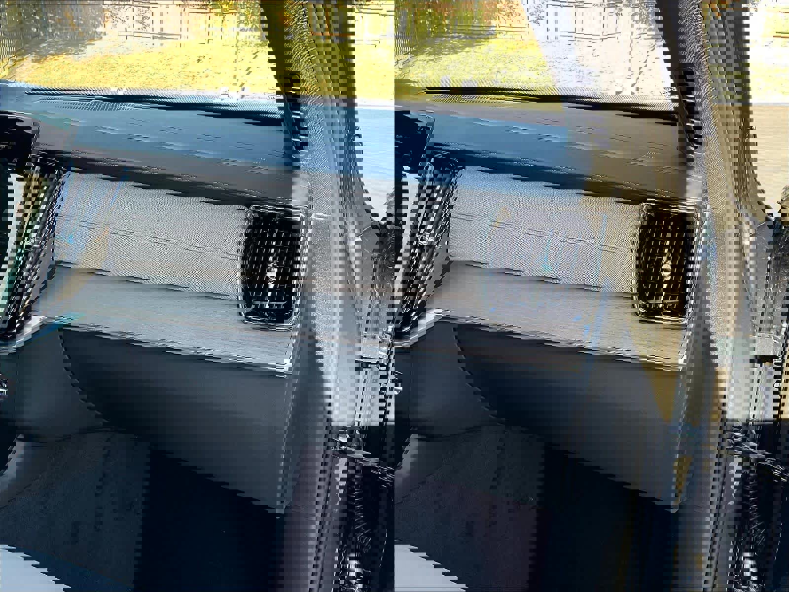 New 2026 Volvo XC90 B6 Plus w/ Protection Package Premier image 29