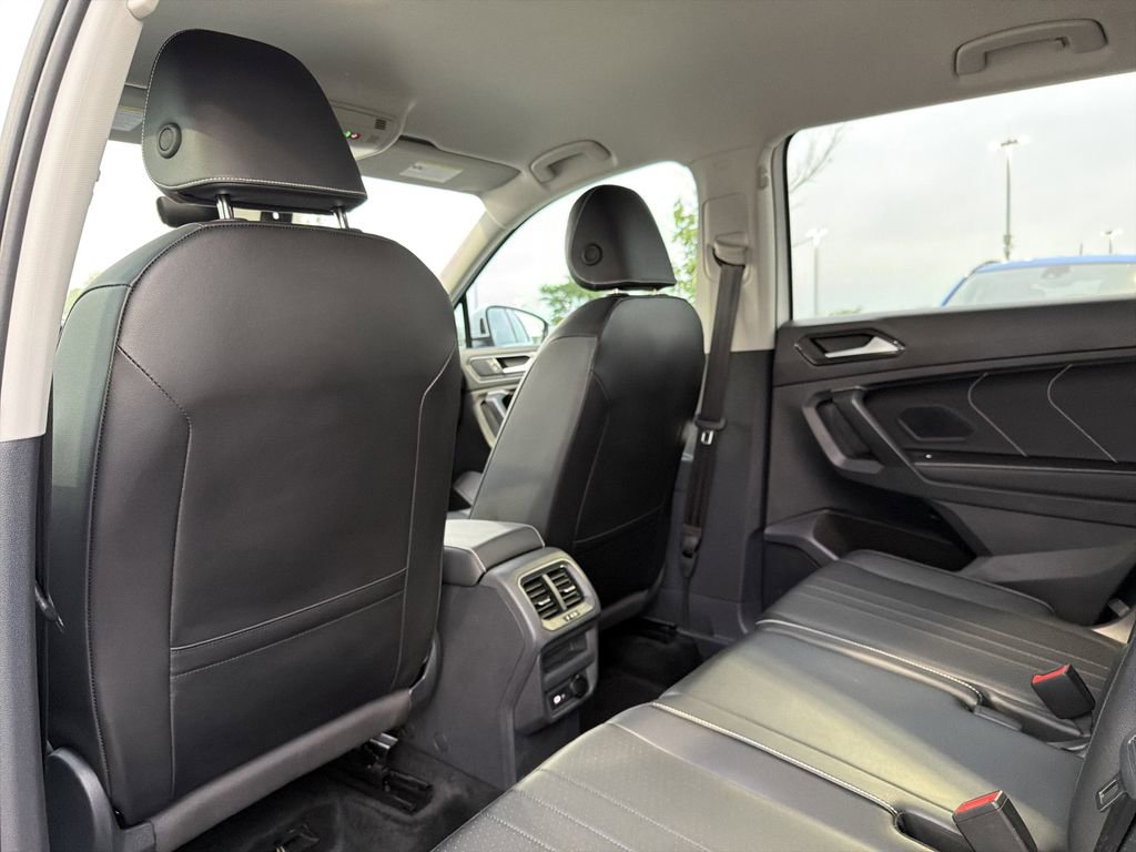 Used 2024 Volkswagen Tiguan SE FWD image 12