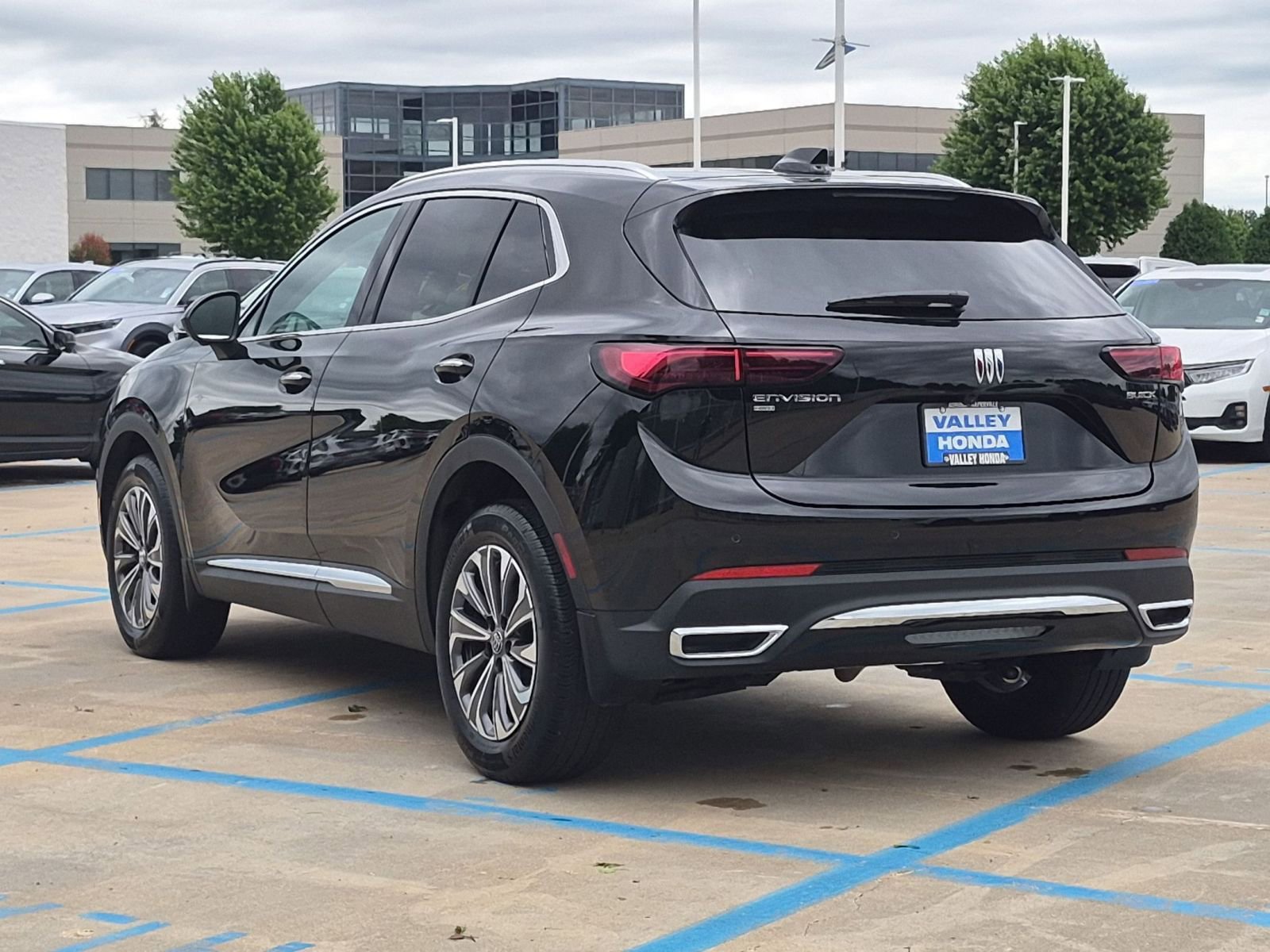Used 2024 Buick Envision Preferred AWD/4WD image 8