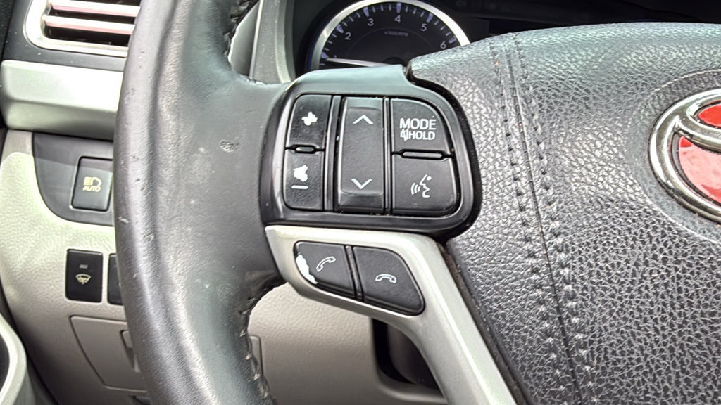 Used 2018 Toyota Highlander Limited Platinum AWD/4WD image 29