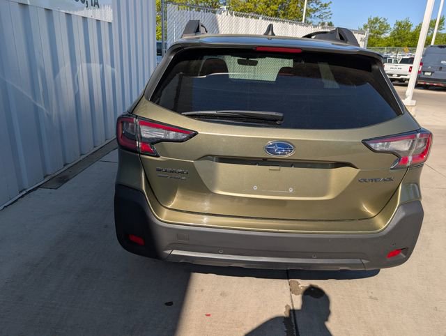 Used 2025 Subaru Outback Onyx Edition AWD/4WD image 13