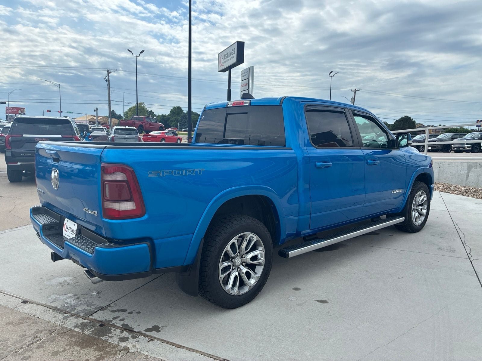 Used 2022 RAM 1500 Laramie w/ Sport Appearance Package AWD/4WD image 6