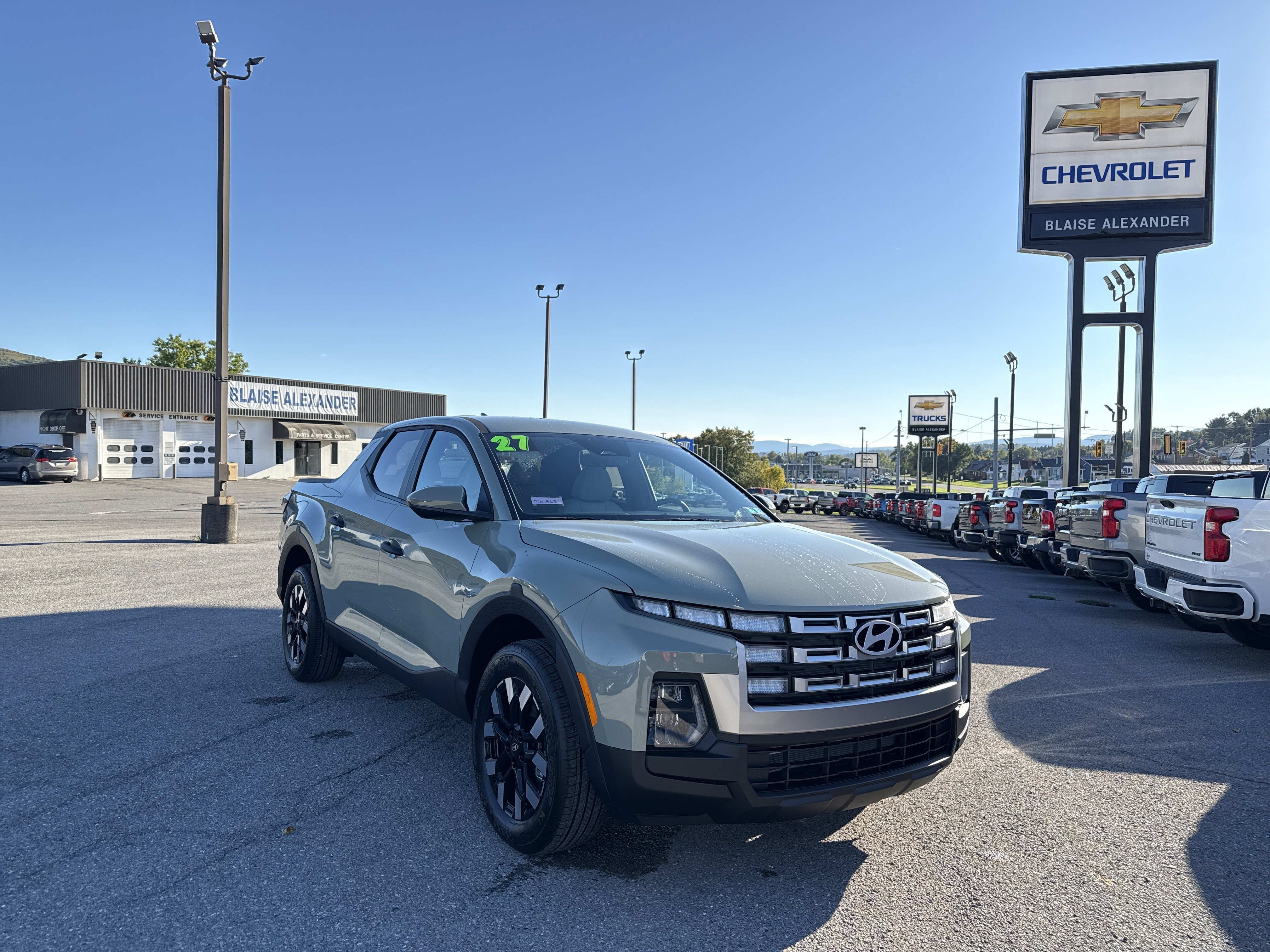 New 2027 Hyundai Santa Cruz SE AWD/4WD image 1