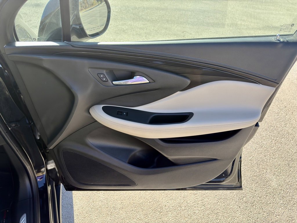 Used 2020 Buick Envision Preferred image 31