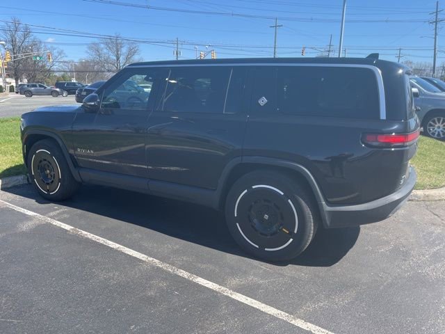 Used 2025 Rivian R1S Adventure image 3