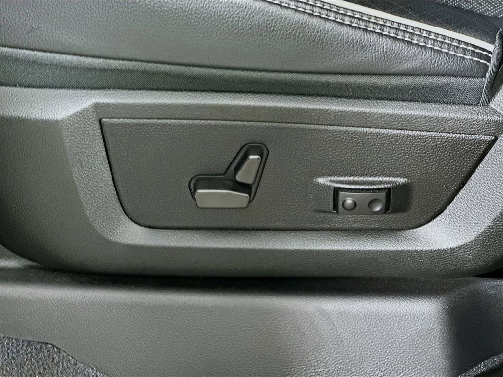 Used 2025 RAM 2500 Laramie image 23