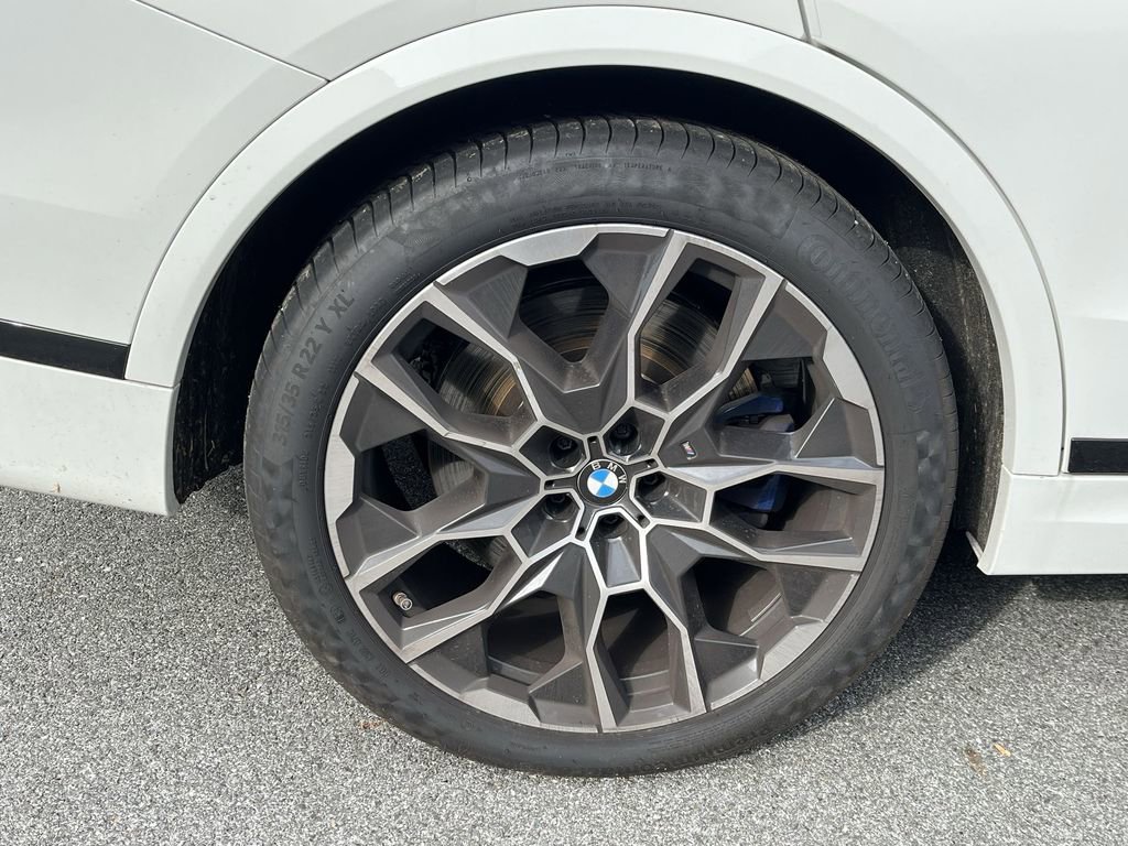 Used 2025 BMW X7 M60i image 10