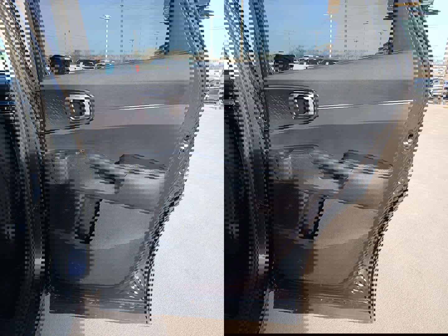 Used 2024 Kia Sorento S image 36