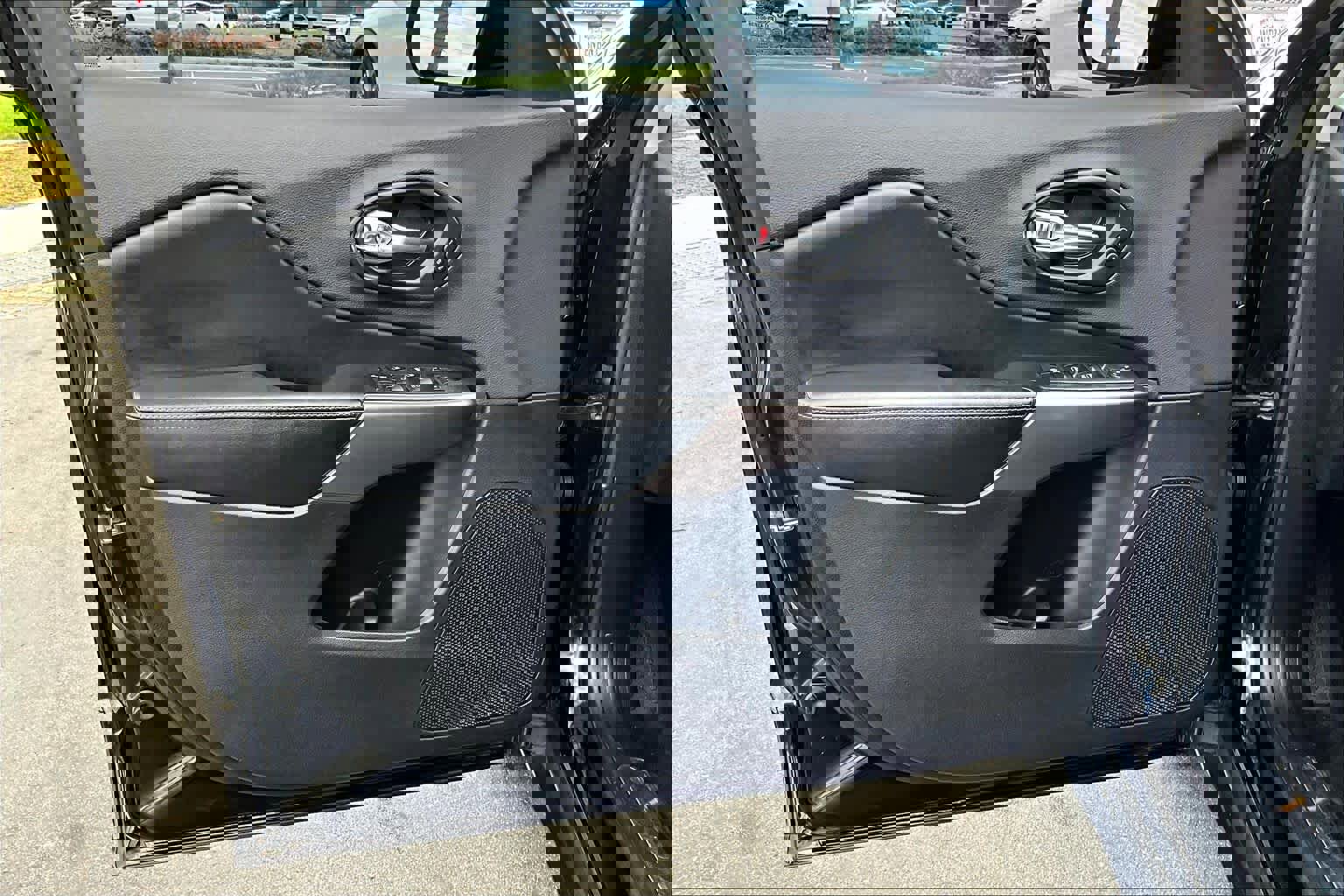 Used 2019 Jeep Cherokee Limited image 20