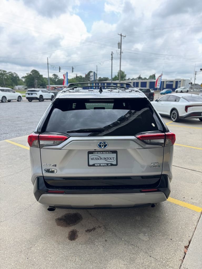 Used 2022 Toyota RAV4 XSE AWD/4WD image 6