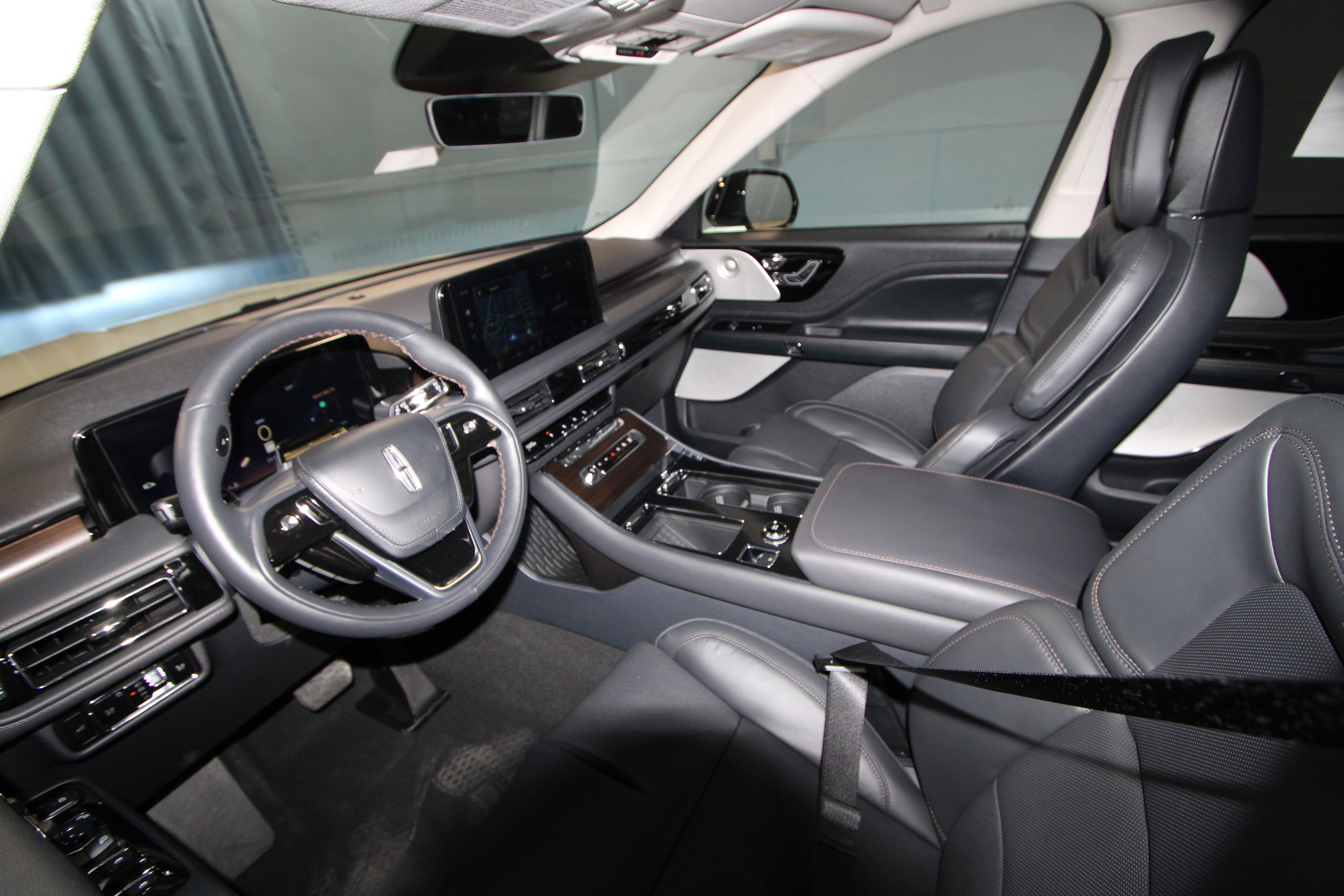 New 2026 Lincoln Aviator Reserve image 2