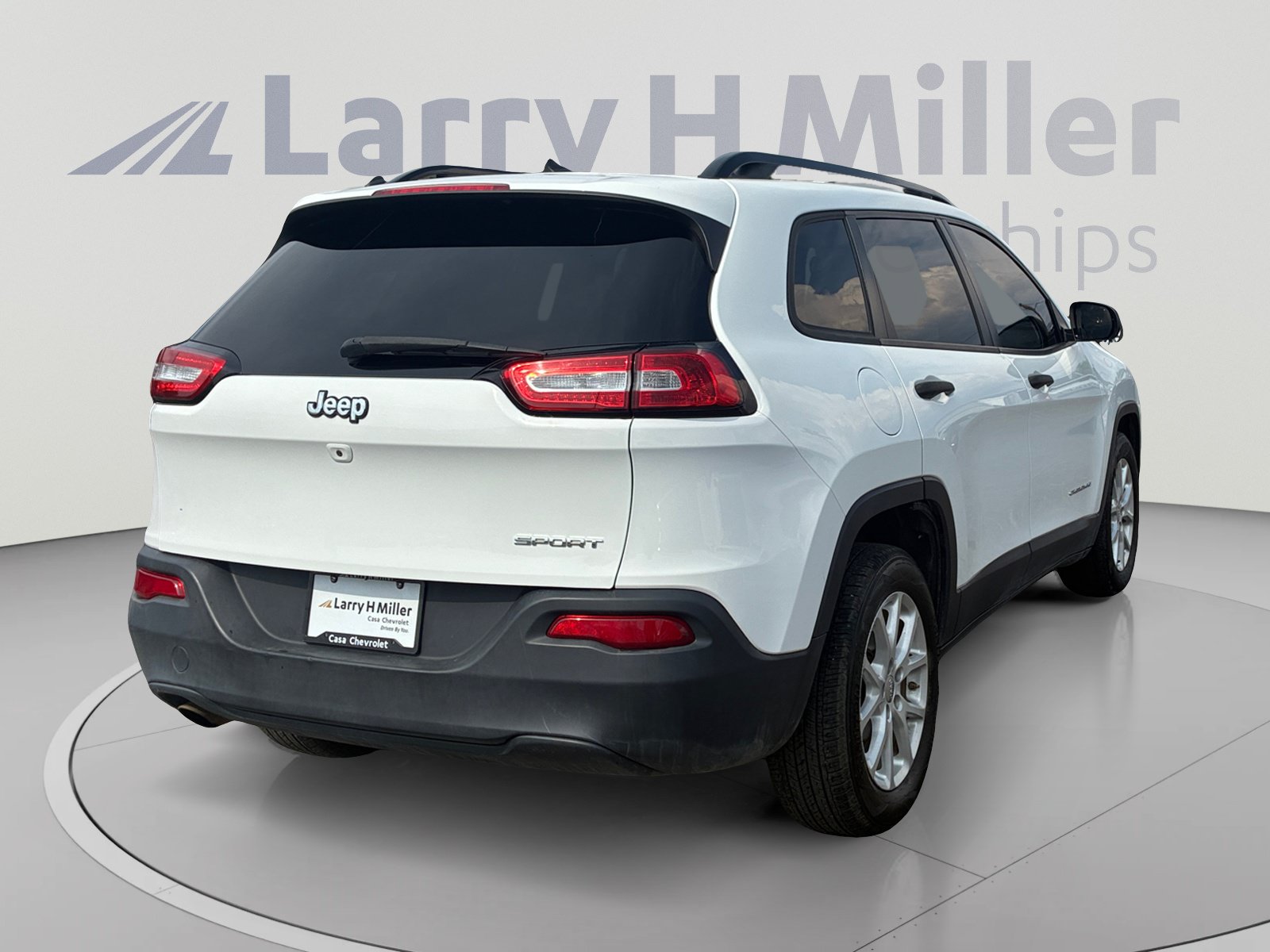 Used 2017 Jeep Cherokee Sport FWD image 5