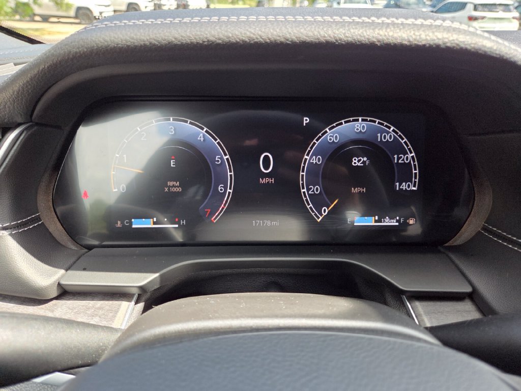 Used 2025 Jeep Grand Cherokee Limited AWD/4WD image 36