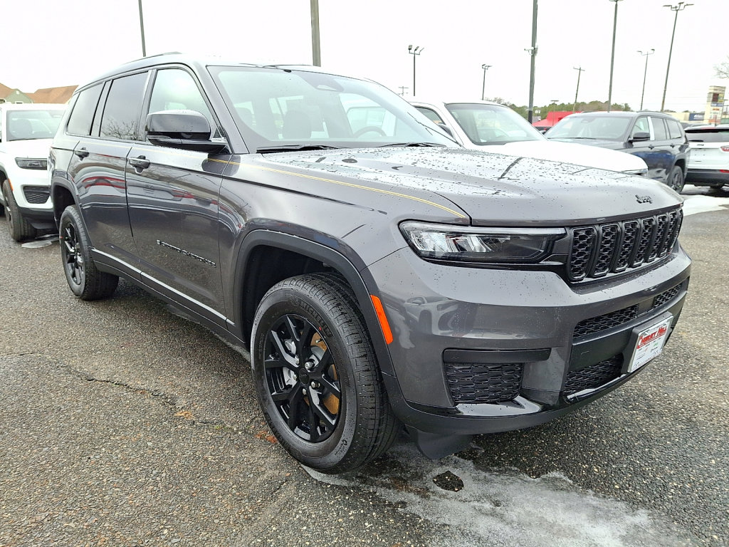 New 2025 Jeep Grand Cherokee L Altitude image 3