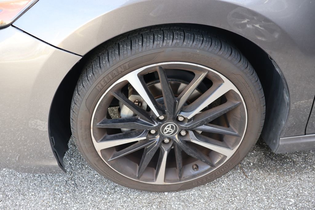 Used 2018 Toyota Camry XSE image 4
